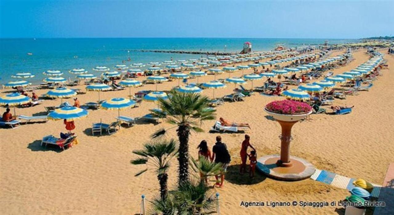 Lignano Riviera Lägenhet Lignano Sabbiadoro Exteriör bild